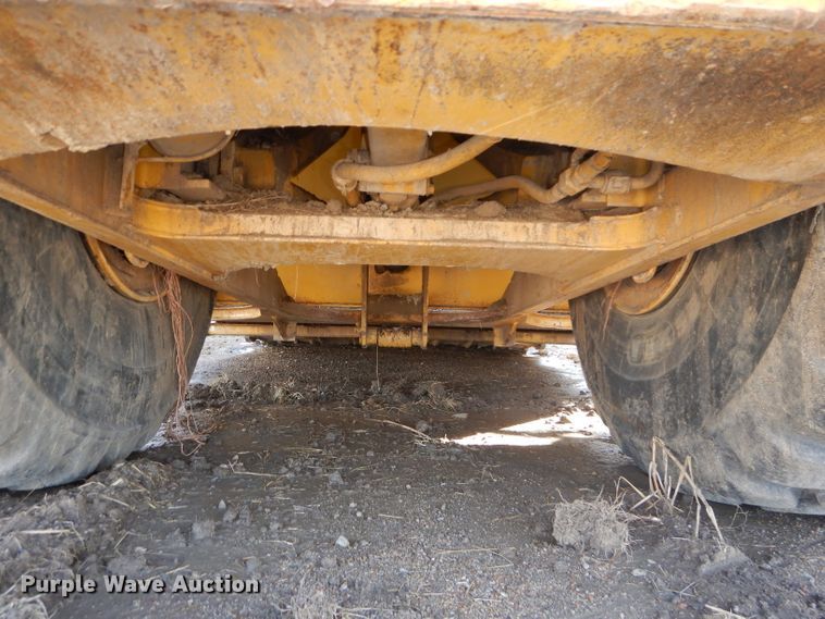 image for item DH2720 2003 Caterpillar 615C Series II elevating scraper