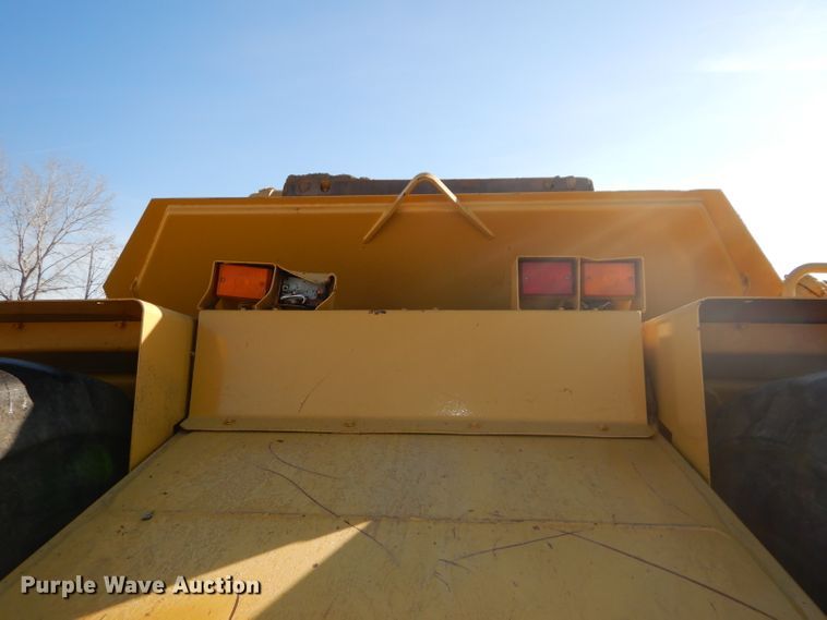 image for item DH2720 2003 Caterpillar 615C Series II elevating scraper