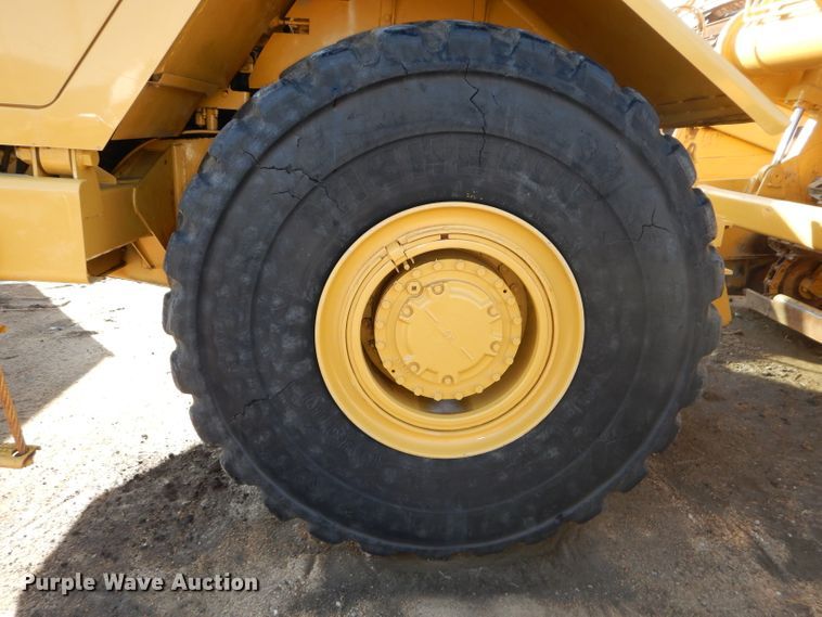 image for item DH2720 2003 Caterpillar 615C Series II elevating scraper