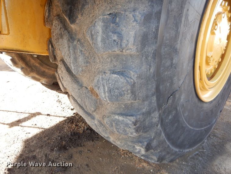 image for item DH2720 2003 Caterpillar 615C Series II elevating scraper