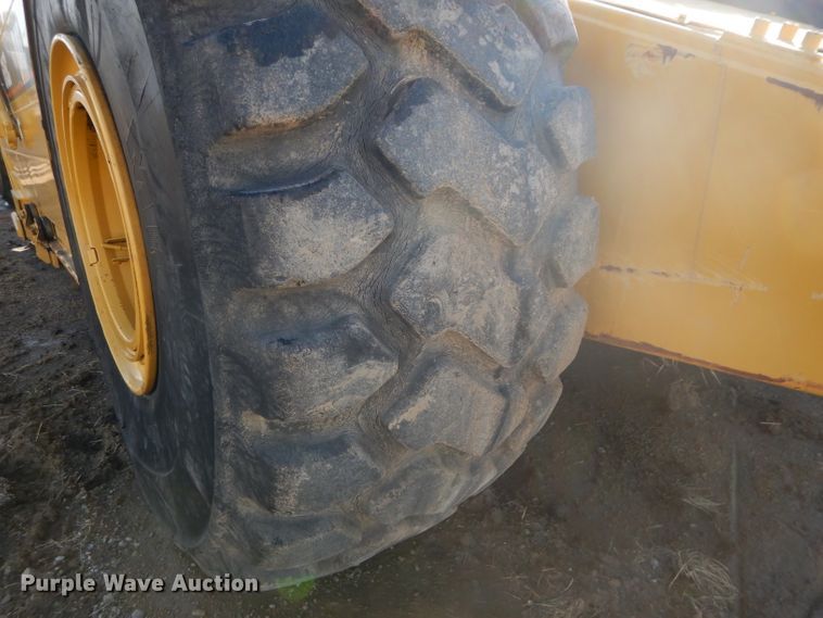 image for item DH2720 2003 Caterpillar 615C Series II elevating scraper