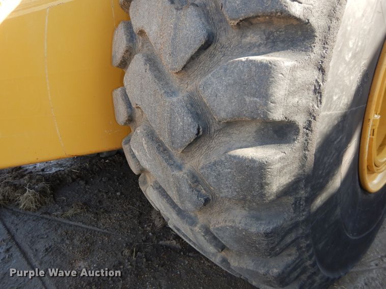 image for item DH2720 2003 Caterpillar 615C Series II elevating scraper