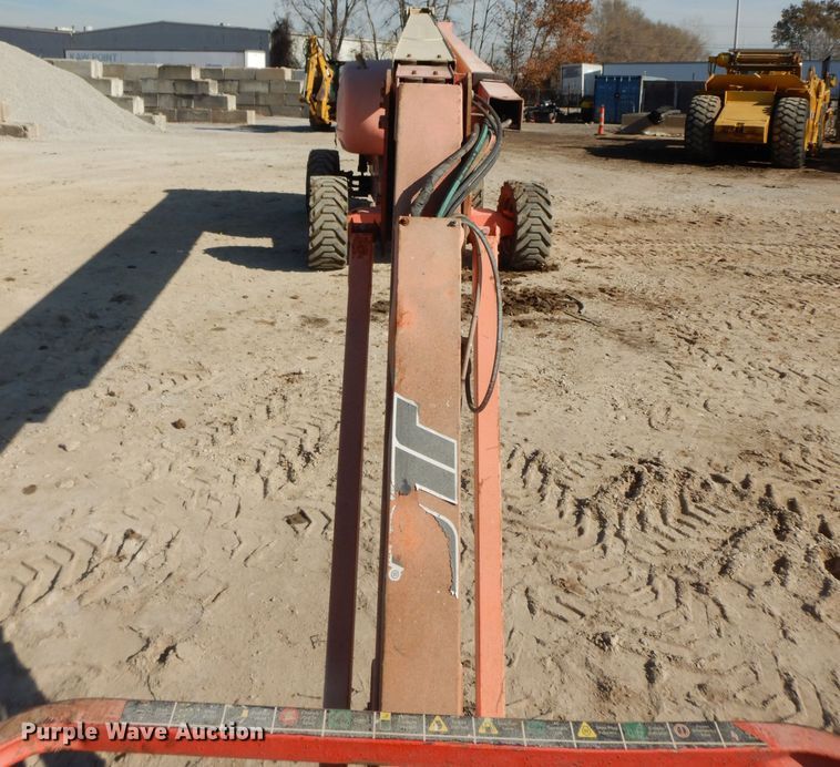 image for item DH2722 2002 JLG 860SJ boom lift