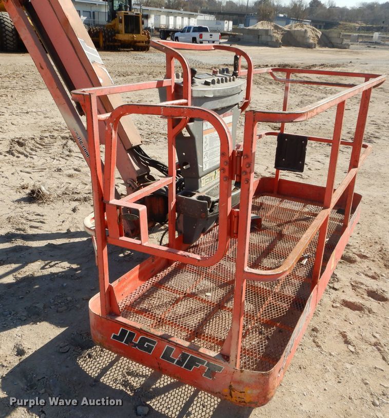 image for item DH2722 2002 JLG 860SJ boom lift