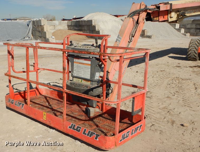 image for item DH2722 2002 JLG 860SJ boom lift