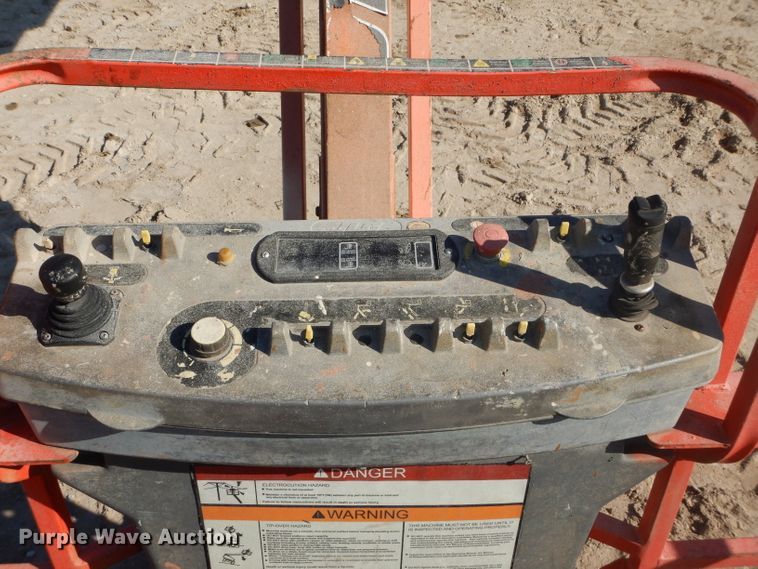 image for item DH2722 2002 JLG 860SJ boom lift