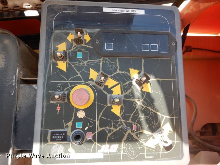 image for item DH2722 2002 JLG 860SJ boom lift