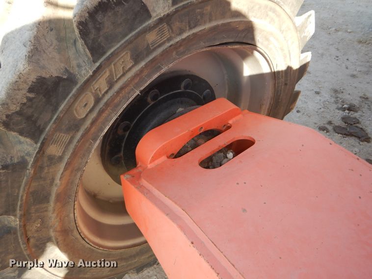 image for item DH2722 2002 JLG 860SJ boom lift