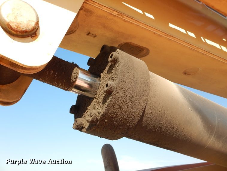 image for item DH2722 2002 JLG 860SJ boom lift