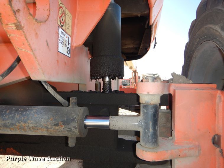 image for item DH2722 2002 JLG 860SJ boom lift