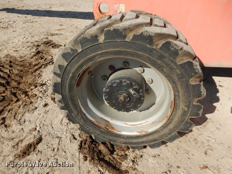 image for item DH2722 2002 JLG 860SJ boom lift