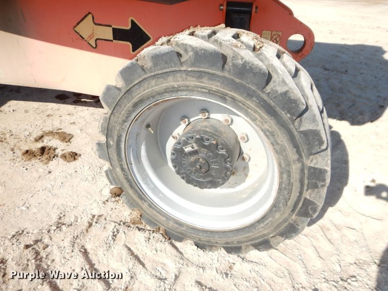 image for item DH2722 2002 JLG 860SJ boom lift