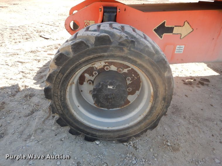 image for item DH2722 2002 JLG 860SJ boom lift