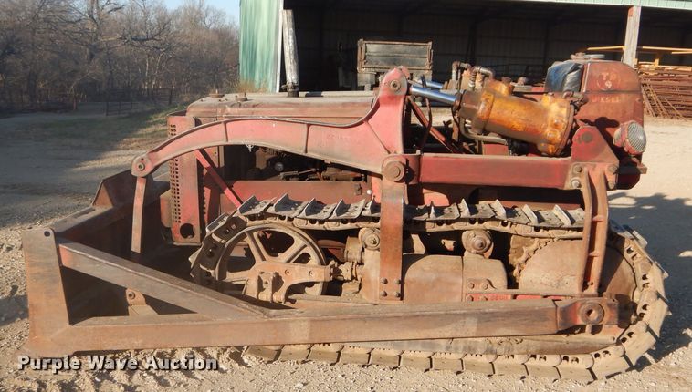 image for item DH2730 1954 International TD-9 dozer