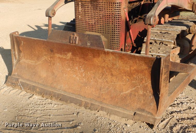 image for item DH2730 1954 International TD-9 dozer