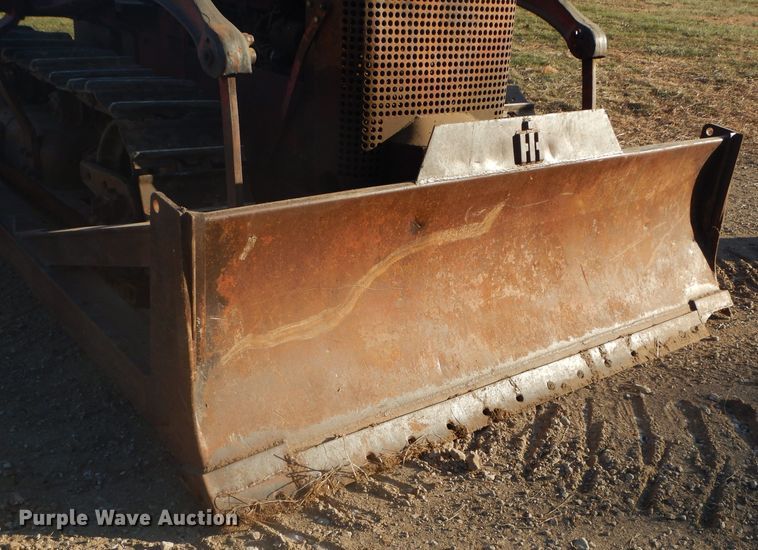 image for item DH2730 1954 International TD-9 dozer