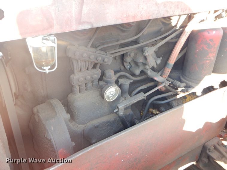 image for item DH2730 1954 International TD-9 dozer