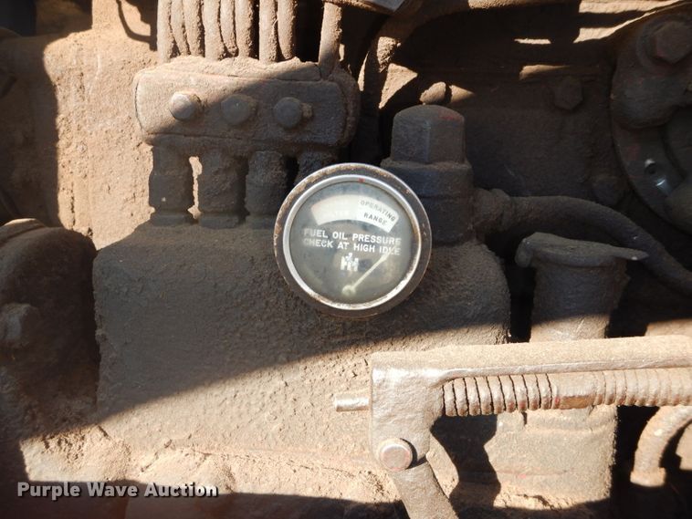 image for item DH2730 1954 International TD-9 dozer