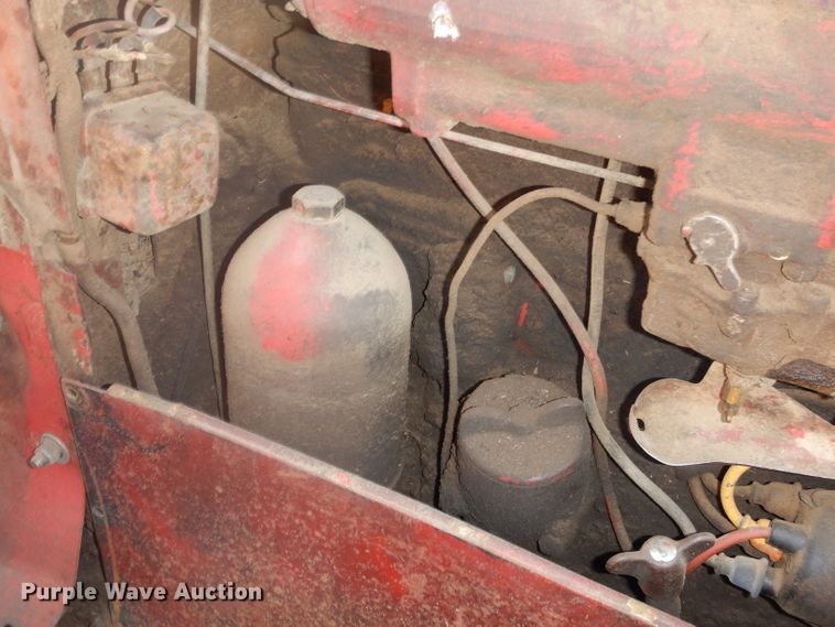 image for item DH2730 1954 International TD-9 dozer