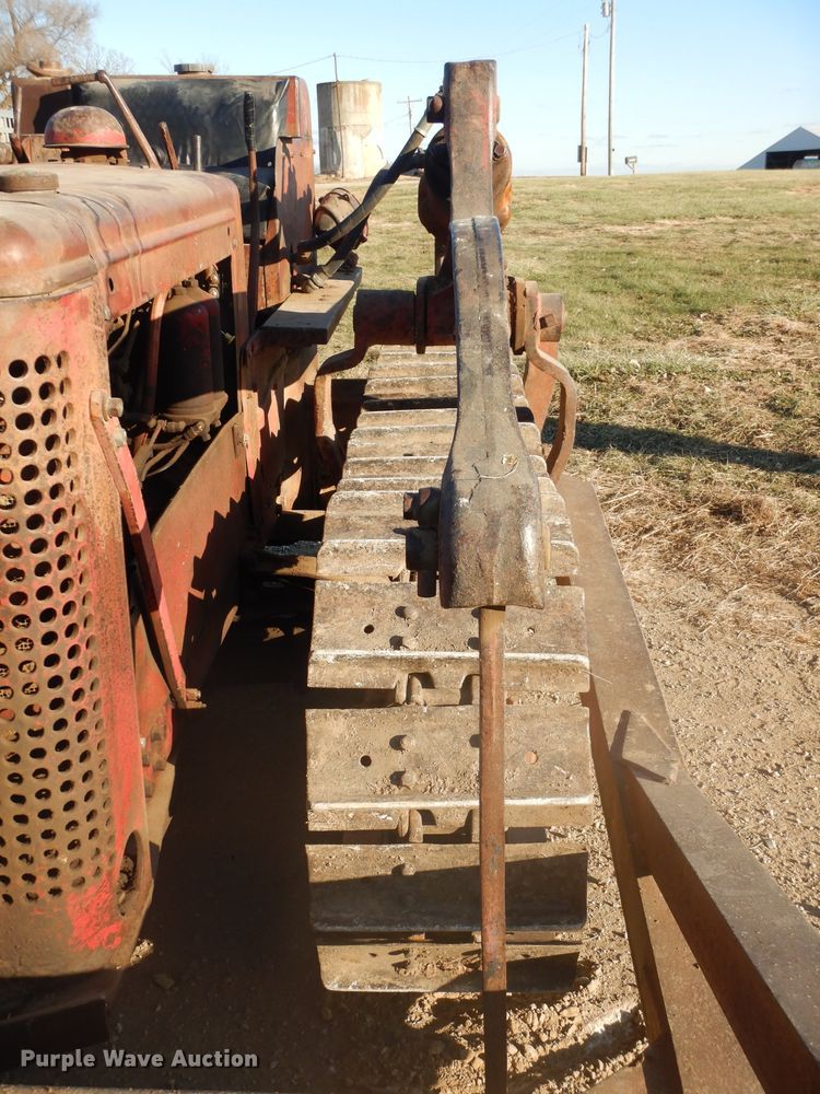 image for item DH2730 1954 International TD-9 dozer