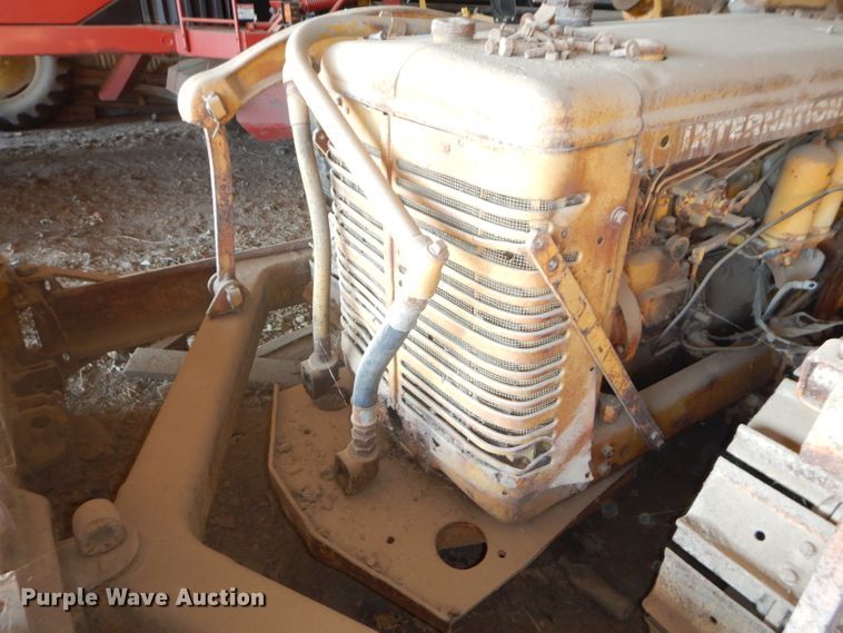 image for item DH2730 1954 International TD-9 dozer