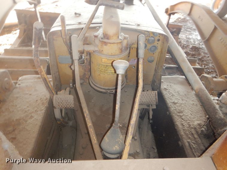 image for item DH2730 1954 International TD-9 dozer