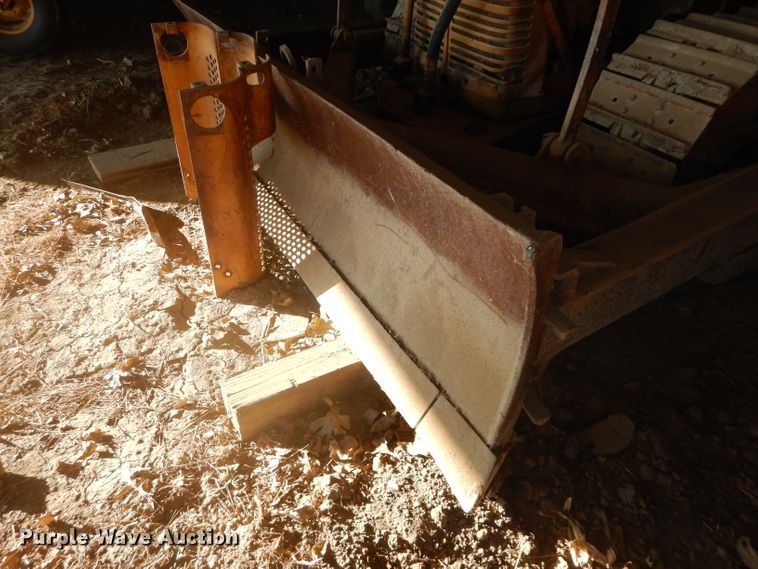 image for item DH2730 1954 International TD-9 dozer