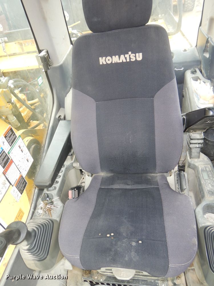 image for item DH2743 2014 Komatsu PC490LC-10 excavator