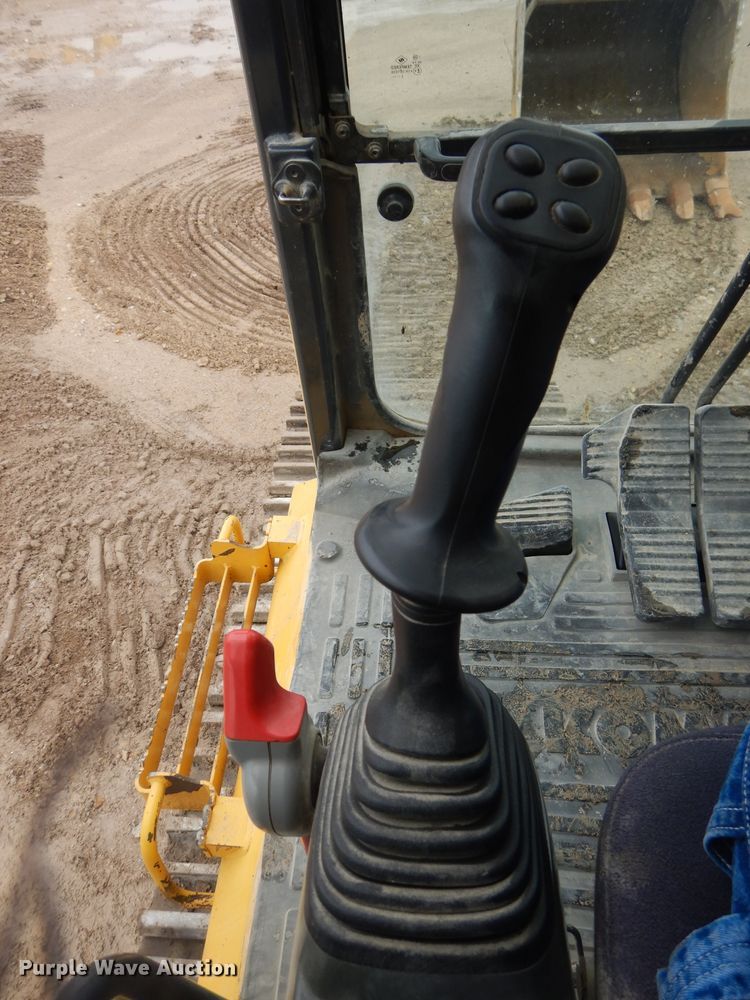 image for item DH2743 2014 Komatsu PC490LC-10 excavator