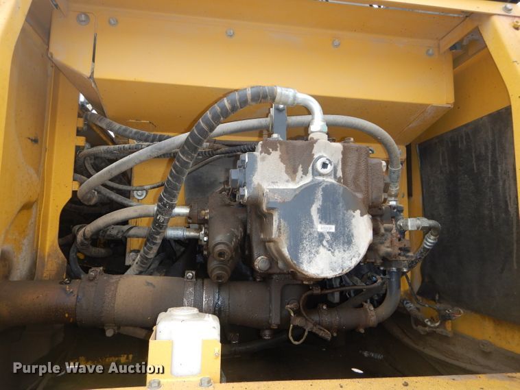 image for item DH2743 2014 Komatsu PC490LC-10 excavator