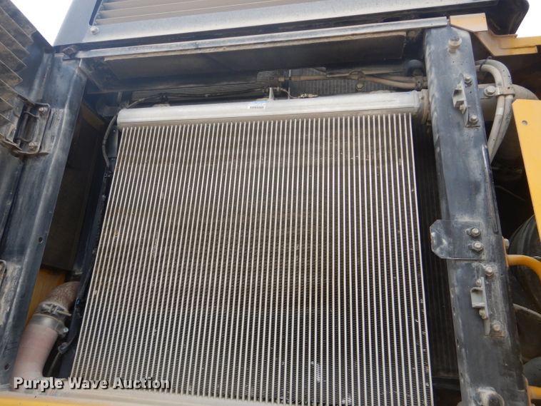 image for item DH2743 2014 Komatsu PC490LC-10 excavator