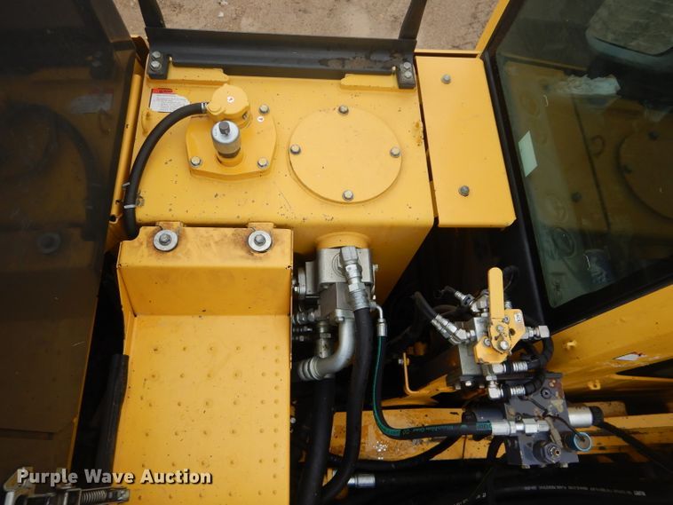 image for item DH2743 2014 Komatsu PC490LC-10 excavator