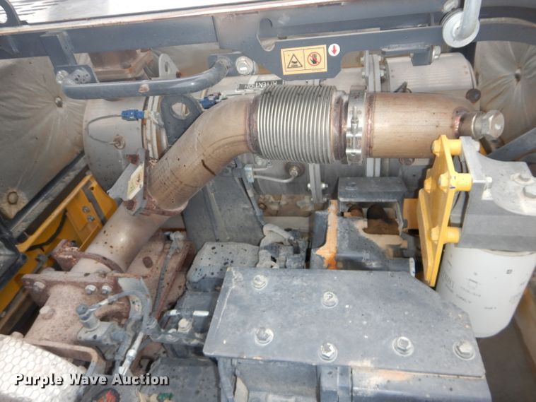 image for item DH2743 2014 Komatsu PC490LC-10 excavator