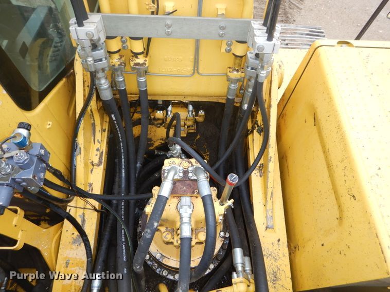 image for item DH2743 2014 Komatsu PC490LC-10 excavator