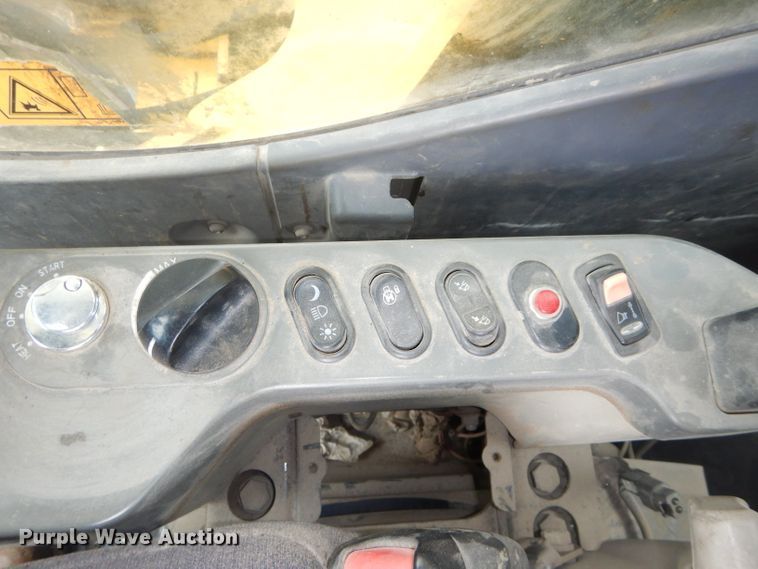 image for item DH2744 2014 Komatsu PC490LC-10 excavator