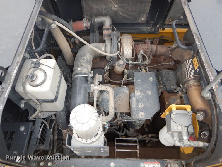 image for item DH2744 2014 Komatsu PC490LC-10 excavator