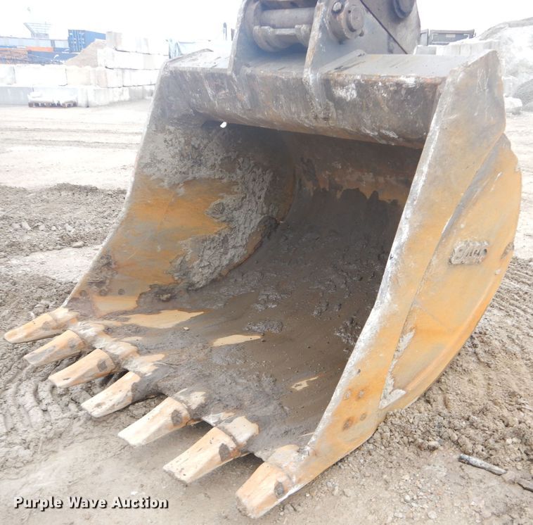 image for item DH2744 2014 Komatsu PC490LC-10 excavator