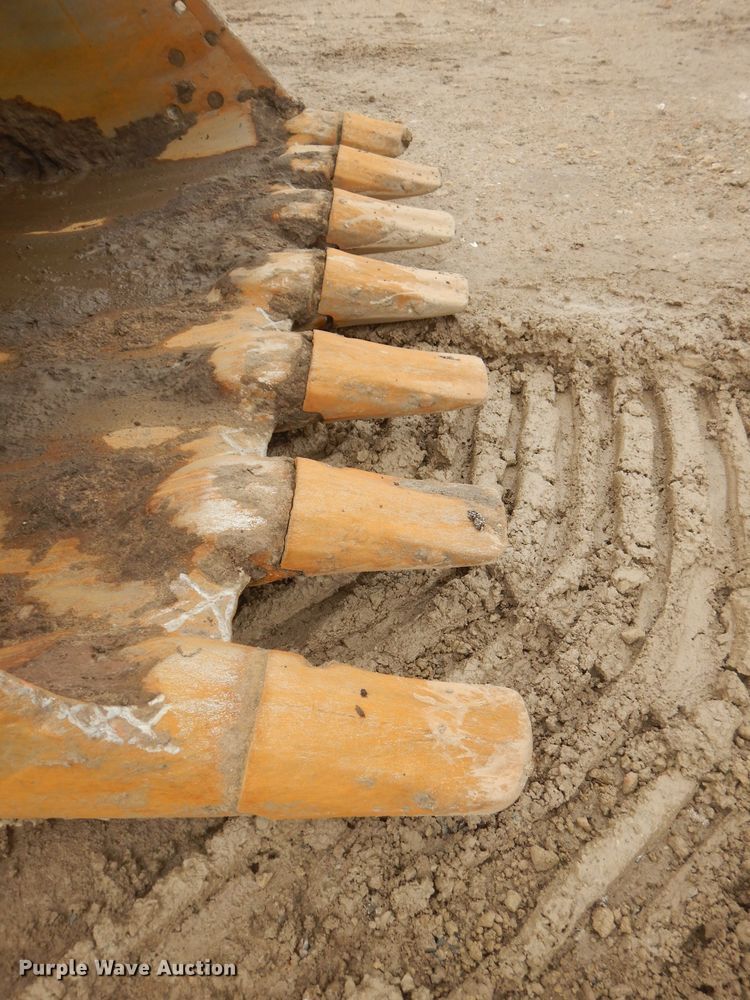 image for item DH2744 2014 Komatsu PC490LC-10 excavator