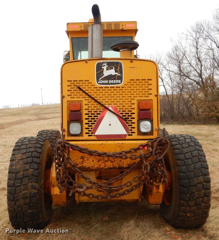 image for item DH2746 1989 John Deere 770BH motor grader