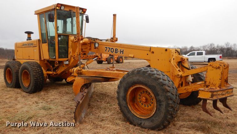 image for item DH2746 1989 John Deere 770BH motor grader