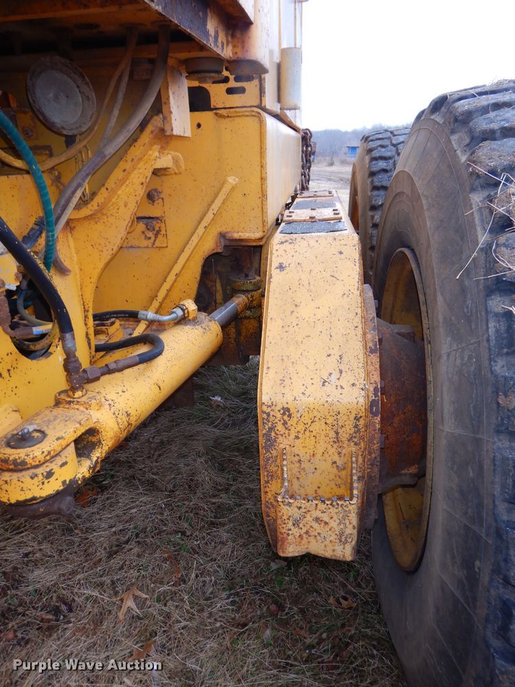 image for item DH2746 1989 John Deere 770BH motor grader