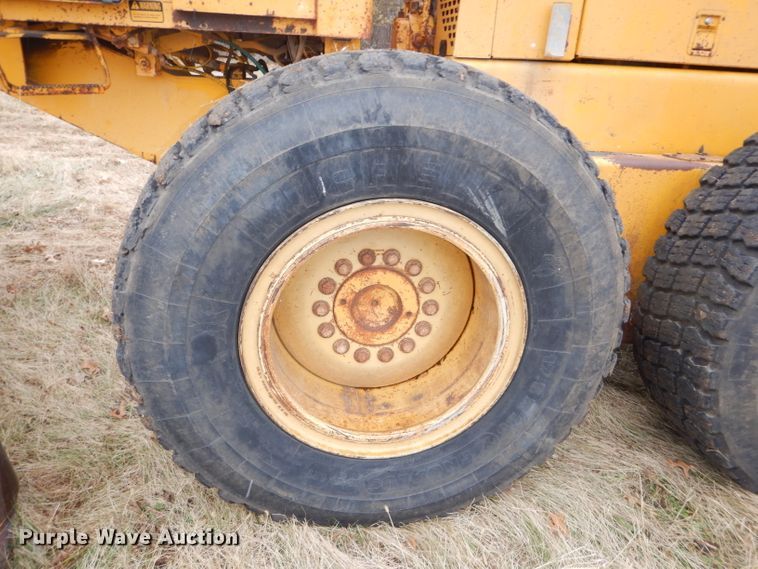 image for item DH2746 1989 John Deere 770BH motor grader