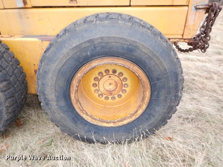 image for item DH2746 1989 John Deere 770BH motor grader