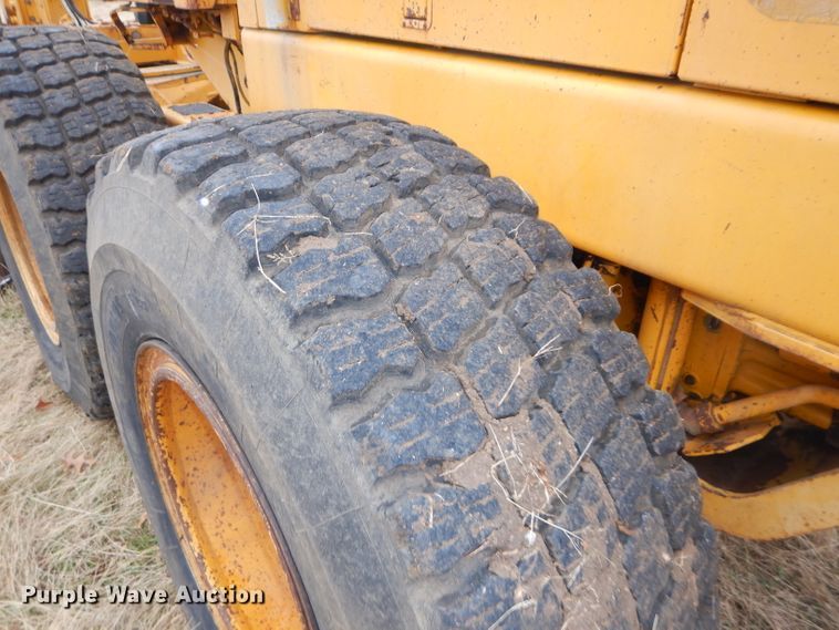 image for item DH2746 1989 John Deere 770BH motor grader