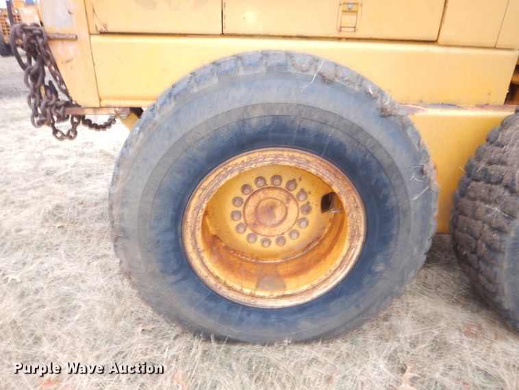 image for item DH2746 1989 John Deere 770BH motor grader