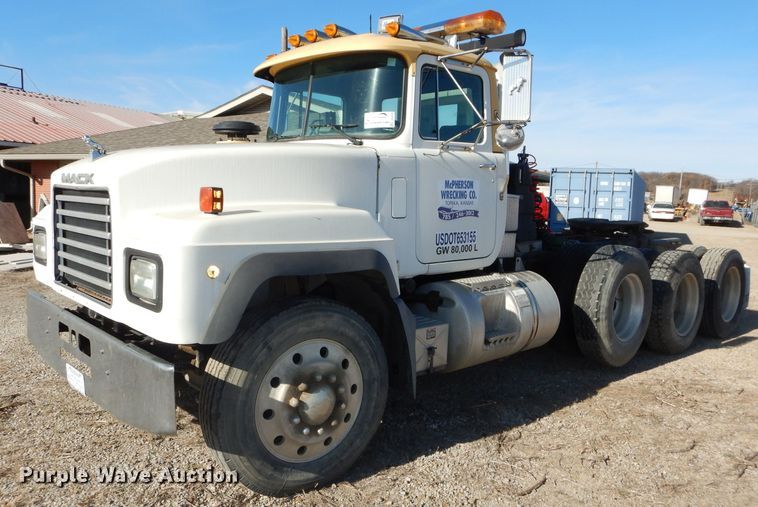 image for item DH4258 1998 Mack RD688S semi truck