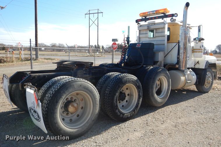 image for item DH4258 1998 Mack RD688S semi truck