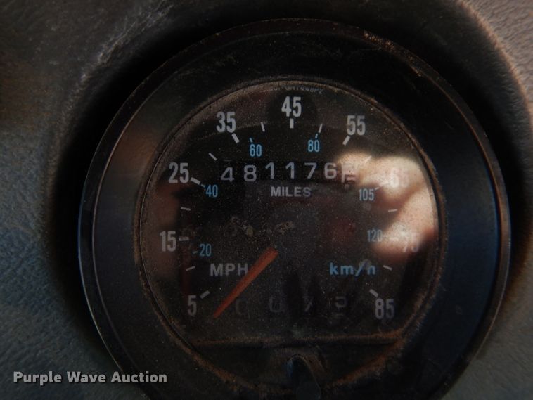 image for item DH4258 1998 Mack RD688S semi truck