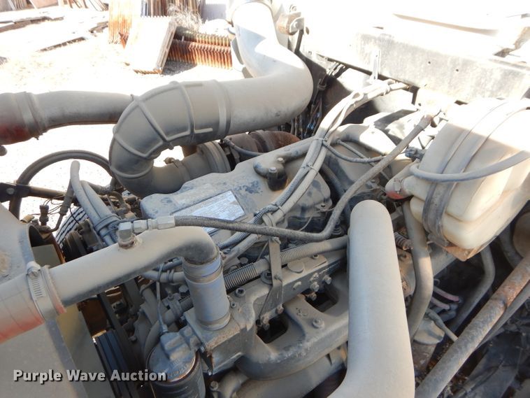 image for item DH4258 1998 Mack RD688S semi truck