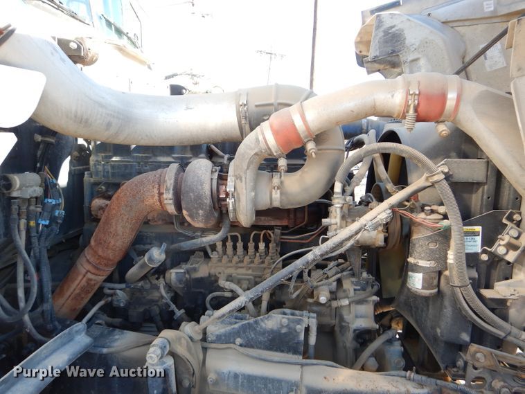 image for item DH4258 1998 Mack RD688S semi truck